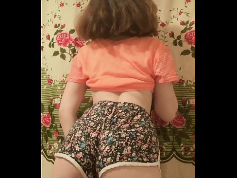 ❤️ Vogëlushja e re seksi duke zhveshur pantallonat e shkurtra në kamera Video porno në sq.yourxxxvideos.ru ☑